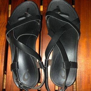 Olukai black leather sandals. Size 8